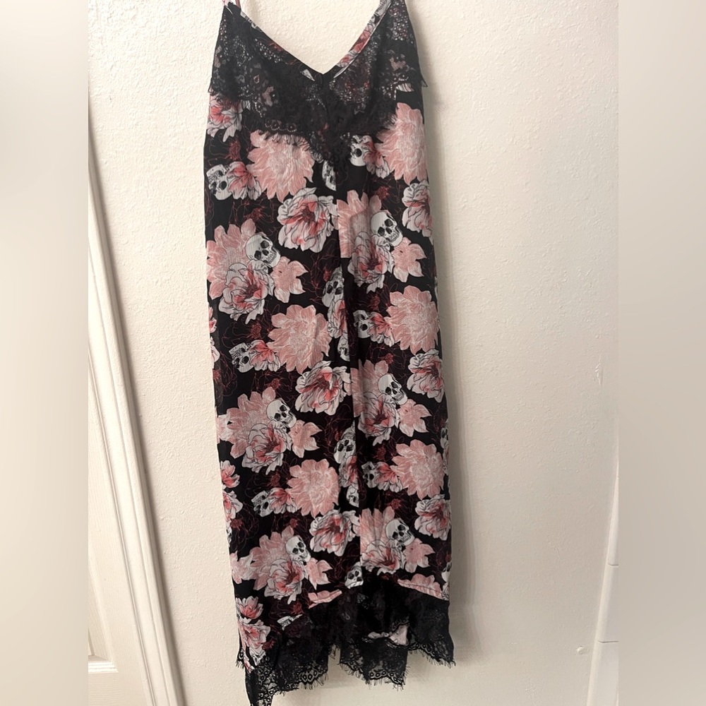 Torrid skulls & roses sleep dress